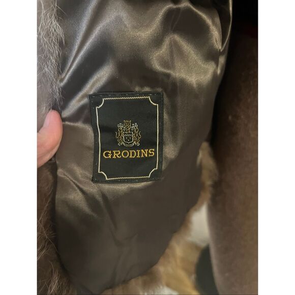 Luxurious Brown Faux Fur Women's Jacket - Picture 3 of 7